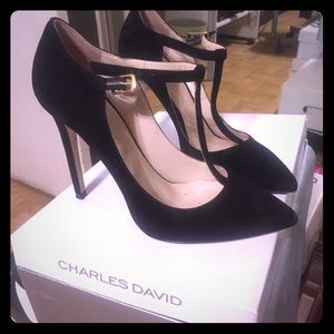 Black suede pump, made in italy, size 7